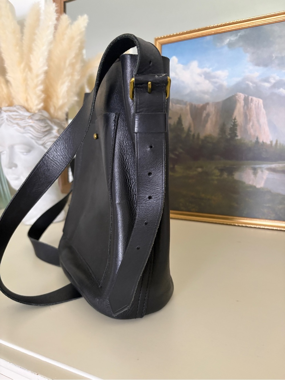 Madewell Transport Leather Shoulder Bucket Bag - Picture 7 of 13